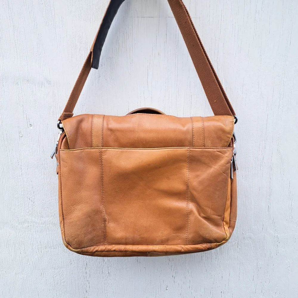 REDUCED. XL Kenneth Cole leather business bag